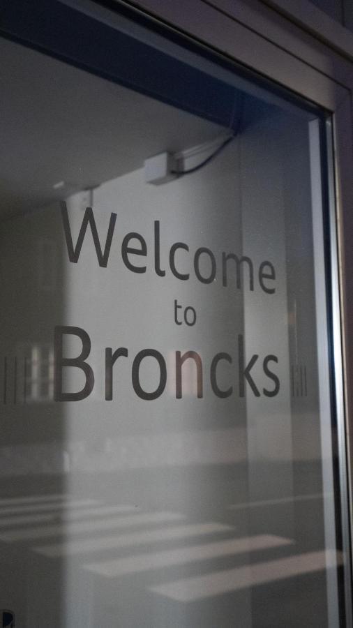 Broncks Apartment 2 - Modern 2-Bedroom In The Heart Of Tórshavn Zewnętrze zdjęcie